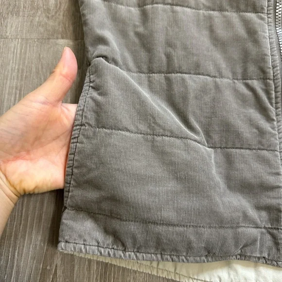 Vintage Eddie Bauer 100% Cotton Collins Bay Quilted Corduroy Taupe Vest Size XS - Picture 4 of 11